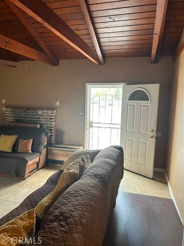 1301 S Castlegate, Compton, CA 90221