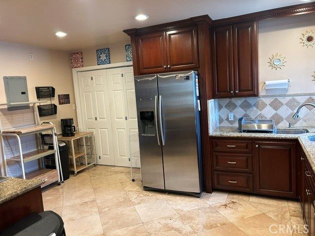1301 S Castlegate, Compton, CA 90221