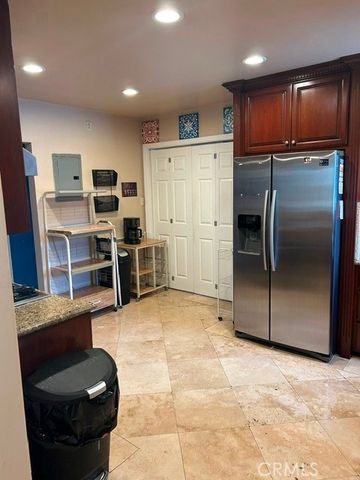1301 S Castlegate, Compton, CA 90221