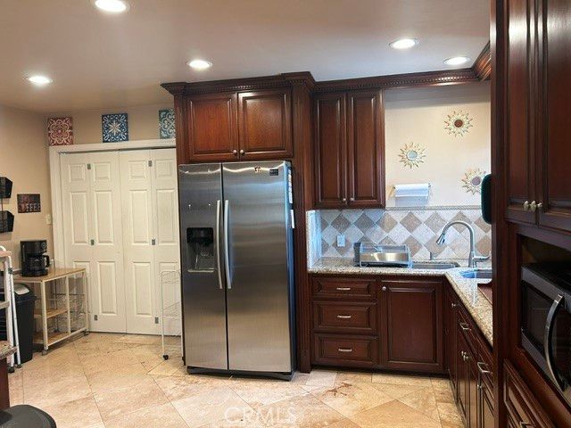 1301 S Castlegate, Compton, CA 90221