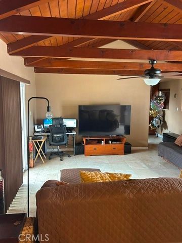1301 S Castlegate, Compton, CA 90221