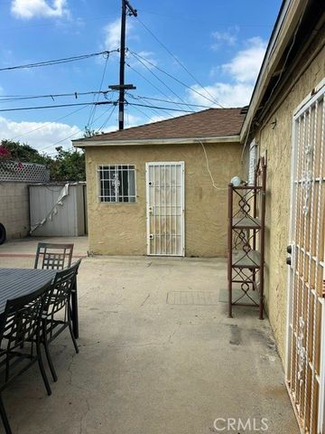 1301 S Castlegate, Compton, CA 90221