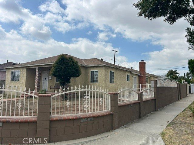 1301 S Castlegate, Compton, CA 90221