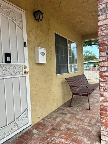 1301 S Castlegate, Compton, CA 90221