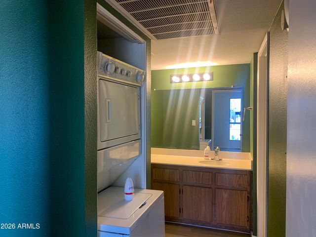 2625 E INDIAN SCHOOL Road 226, Phoenix, AZ 85016