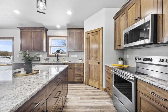 3382 LARGO RIDGE COURT, Green Bay, WI 54311