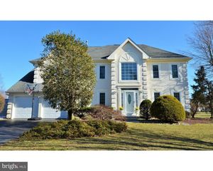 25 KINGLET DR N, Cranbury, NJ 08512
