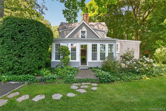 136 Lodge Avenue, Huntington Station, NY 11746