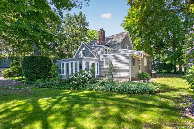 136 Lodge Avenue, Huntington Station, NY 11746