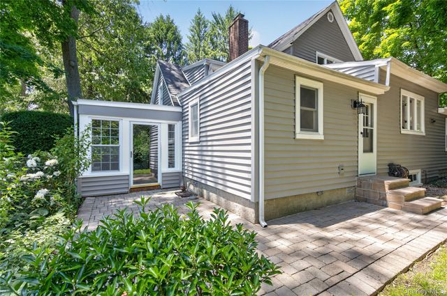 136 Lodge Avenue, Huntington Station, NY 11746