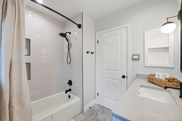 11015 Whisper Hollow St, San Antonio, TX 78230
