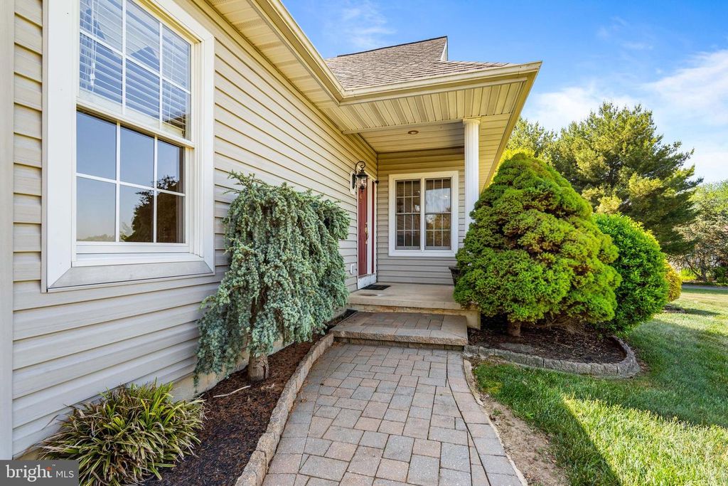 Image 4 of property listing at 122 WILLOW OAK CT, Elkton, MD 21921