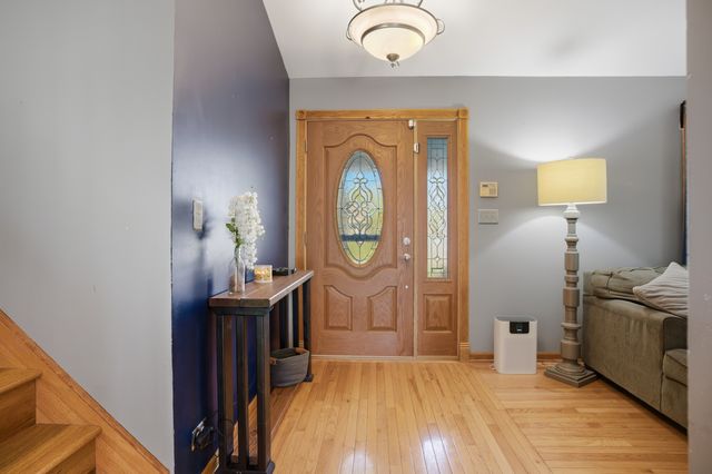 811 Westbury Drive, Algonquin, IL 60102