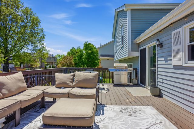 811 Westbury Drive, Algonquin, IL 60102