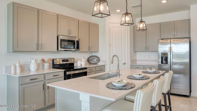 1738 Echelon Point Way NW, Palm Bay, FL 32907
