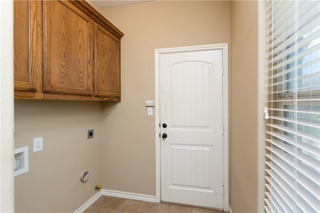 5701 Loire Blvd, Corpus Christi, TX 78414