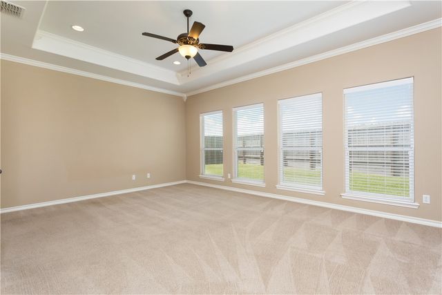 5701 Loire Blvd, Corpus Christi, TX 78414