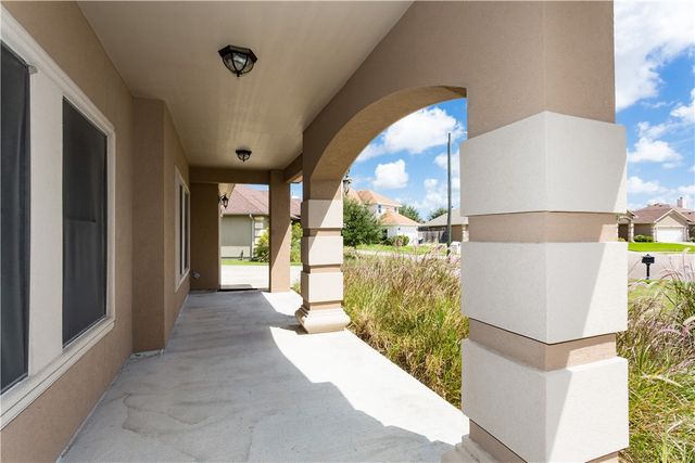 5701 Loire Blvd, Corpus Christi, TX 78414