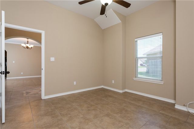 5701 Loire Blvd, Corpus Christi, TX 78414