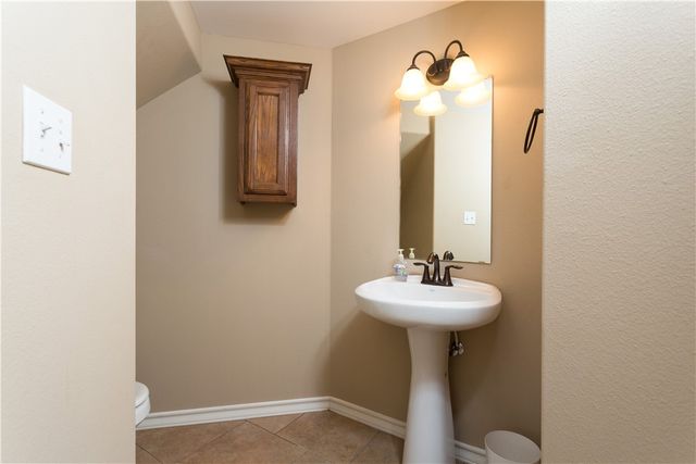 5701 Loire Blvd, Corpus Christi, TX 78414