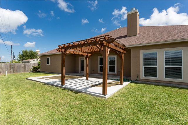 5701 Loire Blvd, Corpus Christi, TX 78414