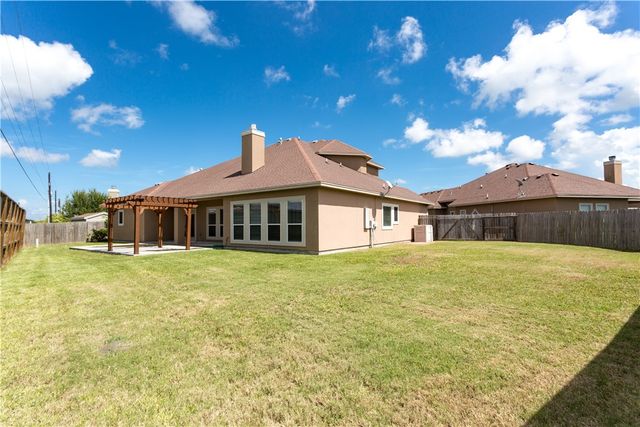 5701 Loire Blvd, Corpus Christi, TX 78414