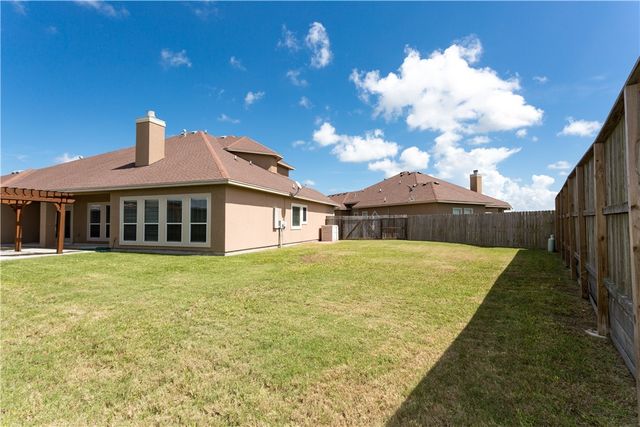 5701 Loire Blvd, Corpus Christi, TX 78414