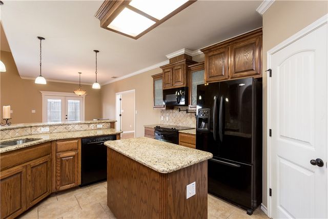5701 Loire Blvd, Corpus Christi, TX 78414