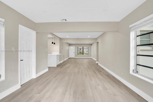 6844 SW 12th St, Pembroke Pines, FL 33023