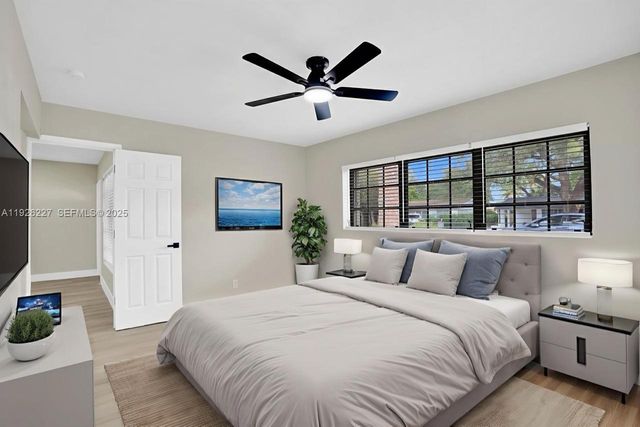 6844 SW 12th St, Pembroke Pines, FL 33023