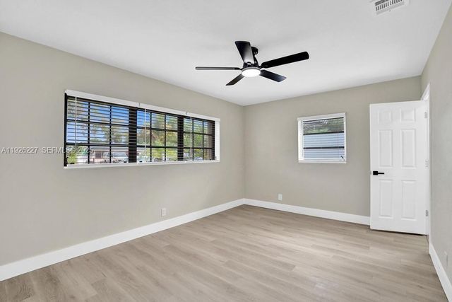 6844 SW 12th St, Pembroke Pines, FL 33023