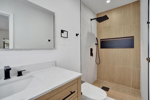 6844 SW 12th St, Pembroke Pines, FL 33023