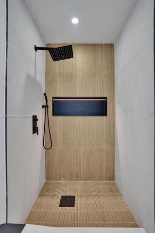 6844 SW 12th St, Pembroke Pines, FL 33023