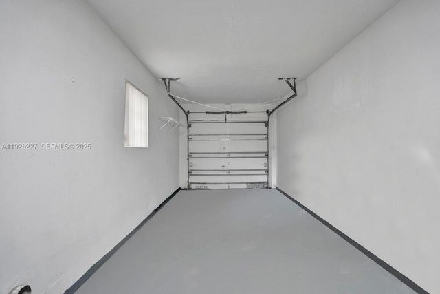 6844 SW 12th St, Pembroke Pines, FL 33023