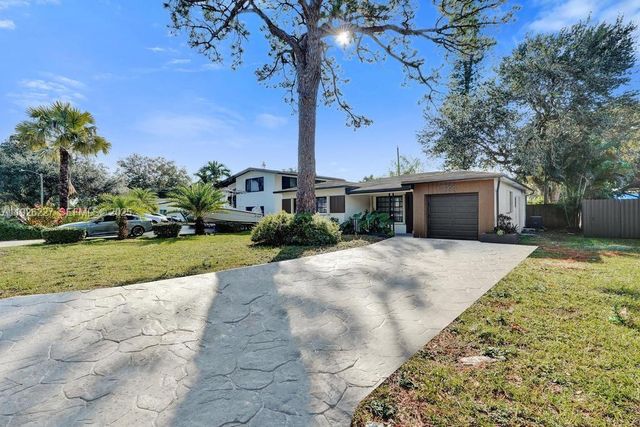 6844 SW 12th St, Pembroke Pines, FL 33023