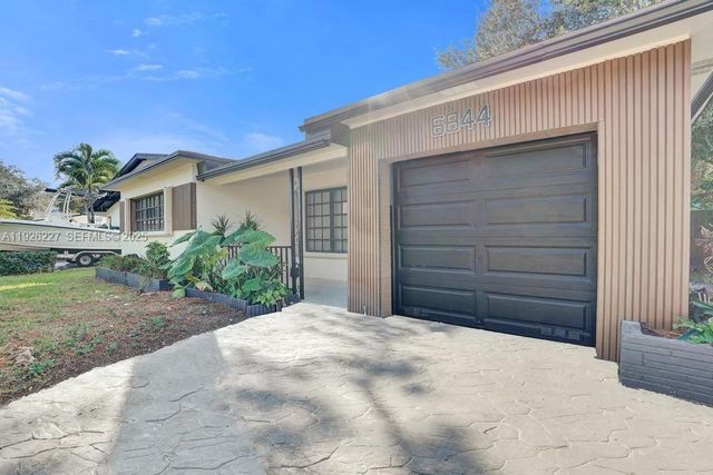 6844 SW 12th St, Pembroke Pines, FL 33023