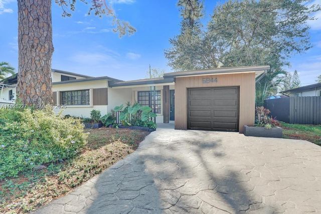 6844 SW 12th St, Pembroke Pines, FL 33023