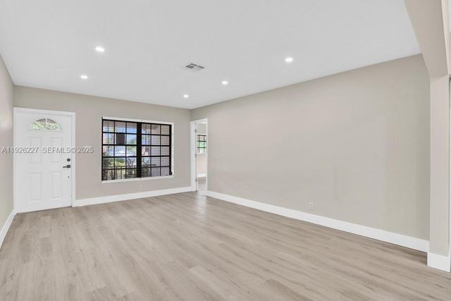 6844 SW 12th St, Pembroke Pines, FL 33023