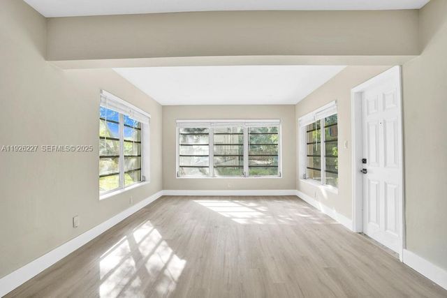 6844 SW 12th St, Pembroke Pines, FL 33023