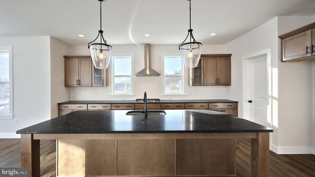 256 WEST VALLEY RD, Denver, PA 17517