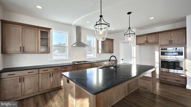 256 WEST VALLEY RD, Denver, PA 17517