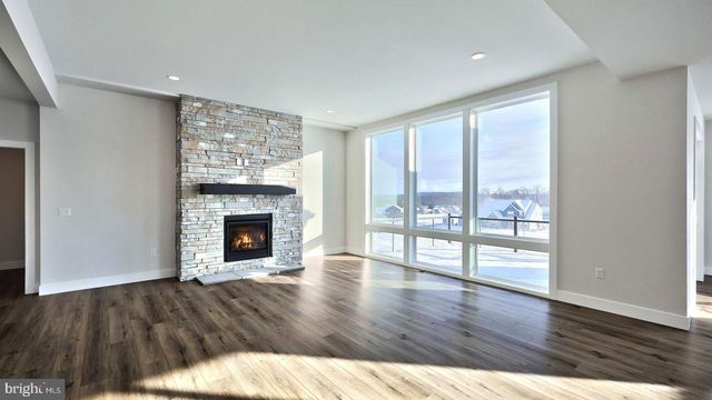 256 WEST VALLEY RD, Denver, PA 17517