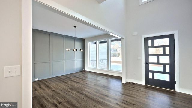 256 WEST VALLEY RD, Denver, PA 17517