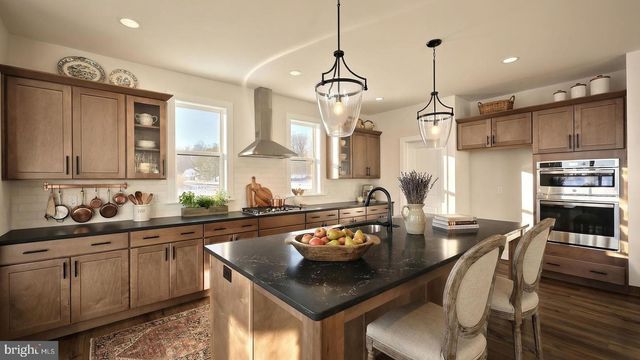 256 WEST VALLEY RD, Denver, PA 17517