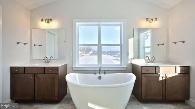 256 WEST VALLEY RD, Denver, PA 17517