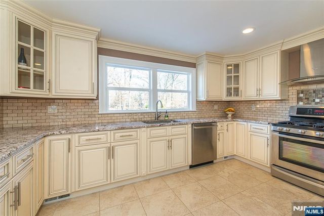 34 Templar Way, Par-troy Hills Twp., NJ 07054