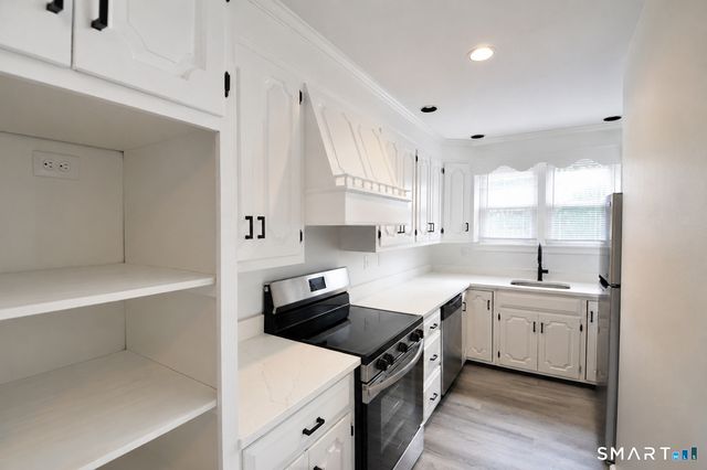 762 Howe Avenue 2nd fl, Shelton, CT 06484