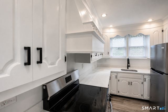 762 Howe Avenue 2nd fl, Shelton, CT 06484
