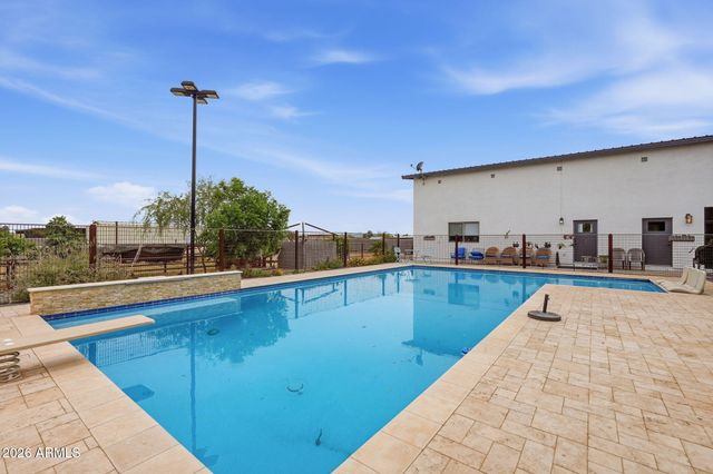 1251 E LOVELAND Lane, San Tan Valley, AZ 85140