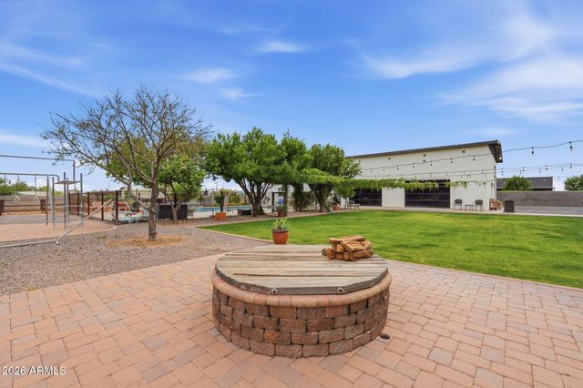 1251 E LOVELAND Lane, San Tan Valley, AZ 85140
